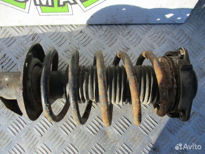 Амортизатор передний правый VW Caddy 3 2007г