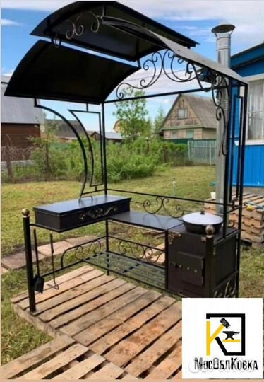 Мангал с крышей