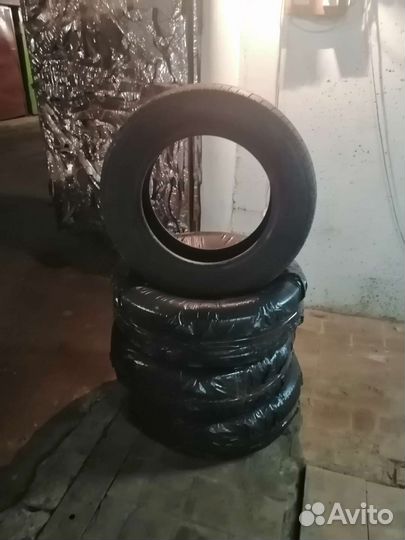 Bridgestone Dueler H/L 215/65 R16