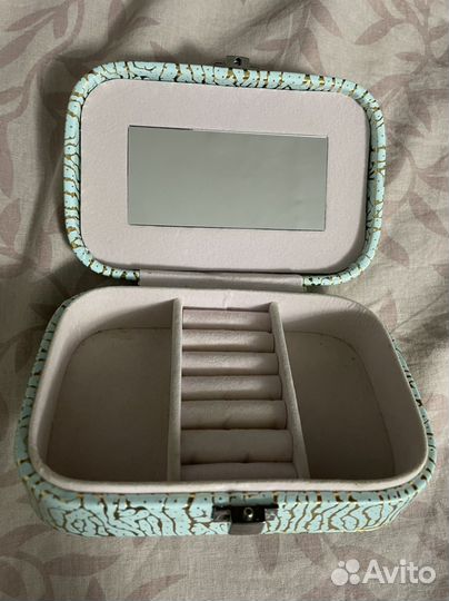 Шкатулка для украшений