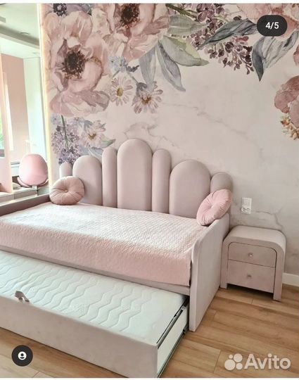 Детская кровать с бортиком