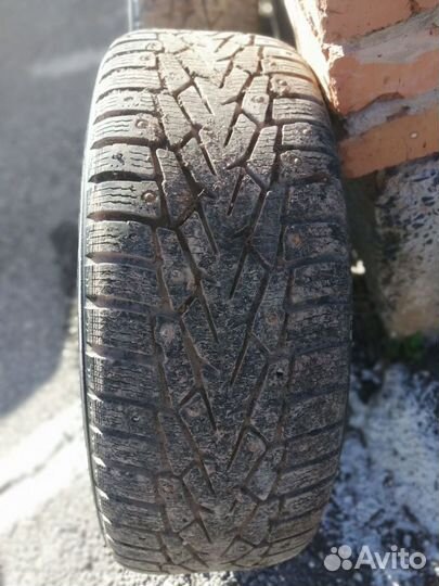 Nokian Tyres Hakkapeliitta 7 SUV 215/65 R16 102T