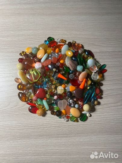 Бусины стеклянные