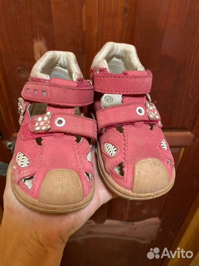 Сандали для девочки 22 р