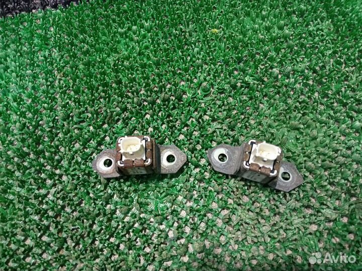 Датчик удара Mitsubishi L200