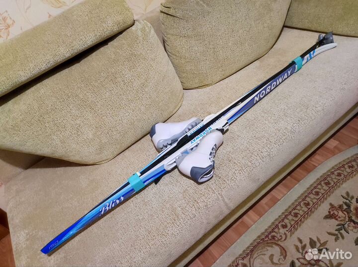 Лыжи+палки+ботинки 32р