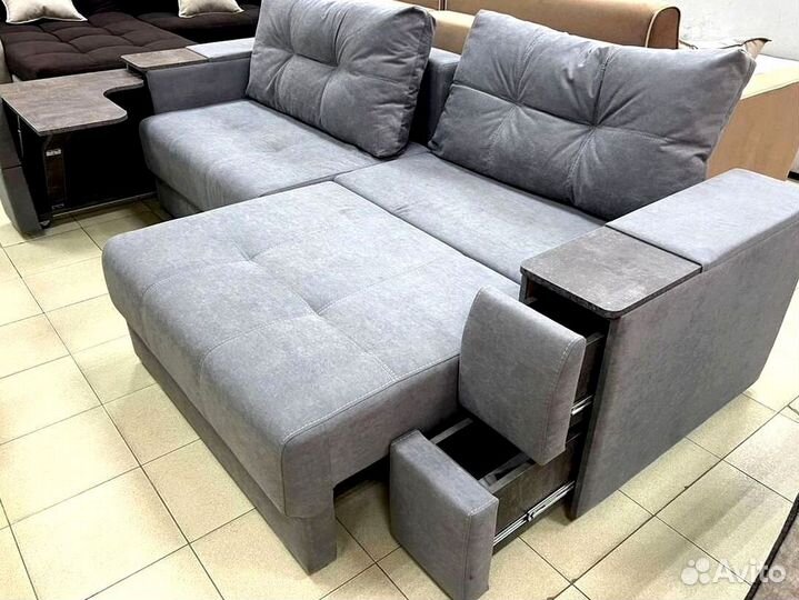 Уникальный диван со столом и ящиками