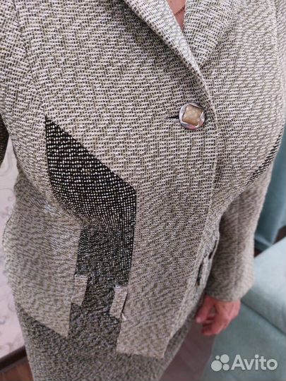 Костюм женский с юбкой 48-50