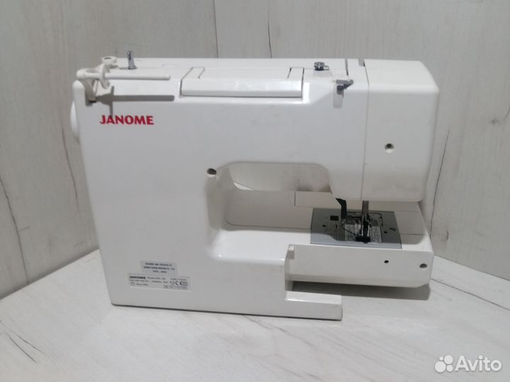 Швейная машина Janome My Style 100