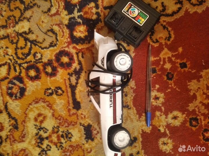 Машинка на пульте управления