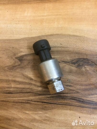Датчик давления кондиционера Renault Duster, Sande