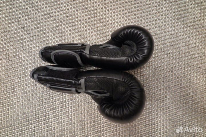 Боксерские перчатки everlast 14oz