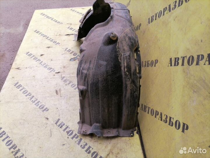 Локер передний левый (подкрылок) Toyota Camry 70