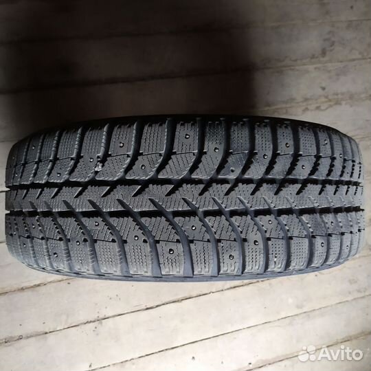 Bridgestone Ice Cruiser 5000 195/60 R15 88T