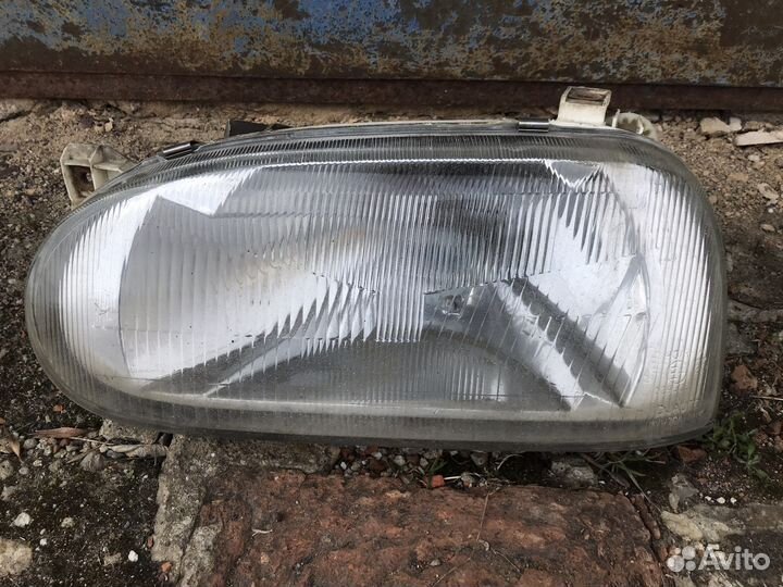 Фара левая Golf 3