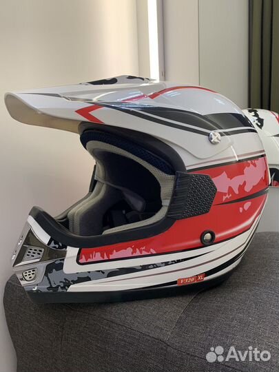 Шлем кроссовый новый