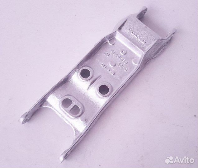 Рычаг задний Volvo 960 нижний левый 1990-1998