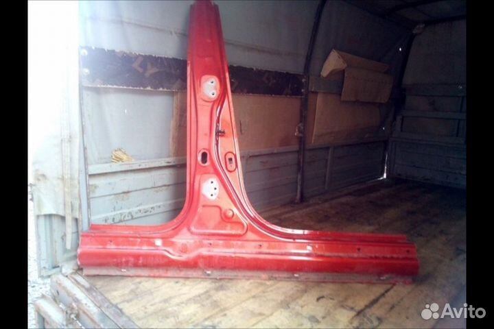 Средняя стойка с порогом Action New