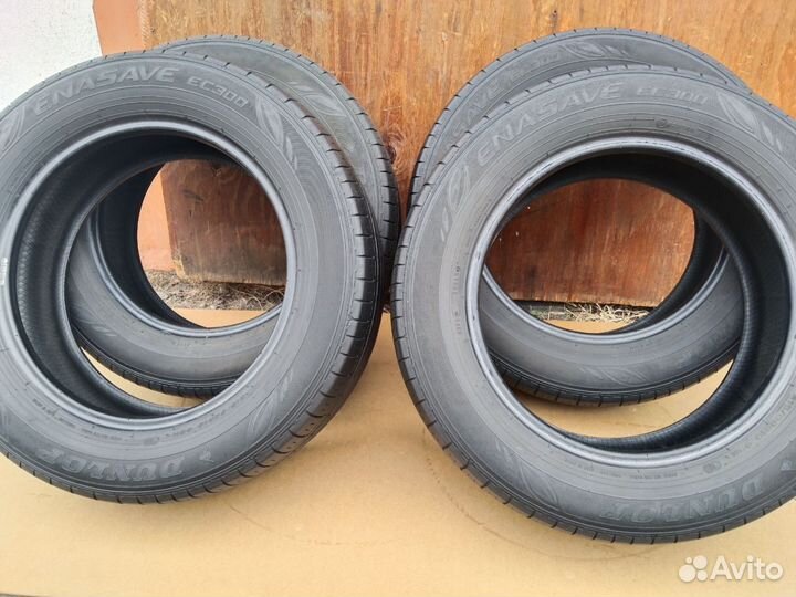 Dunlop Enasave EC300 215/60 R16