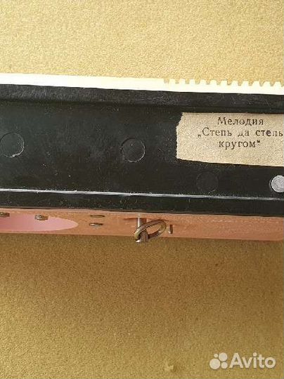 Часы настольные ретро с мелодией