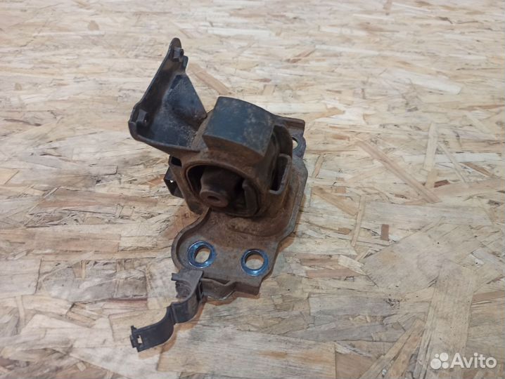 Подушка двигателя правая Toyota Corolla E150