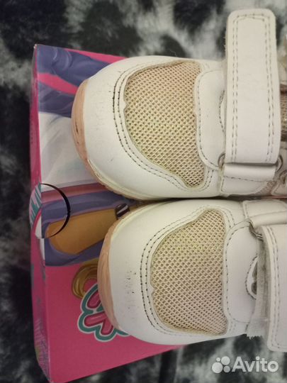 Кроссовки для девочки