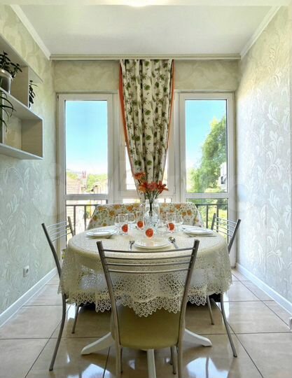 2-к. квартира, 55 м², 2/5 эт.