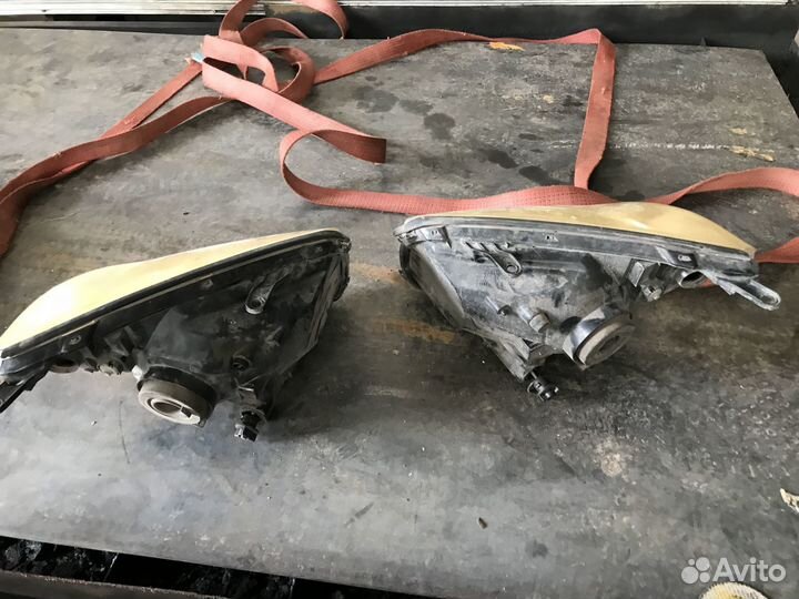 Фара на toyota RAV4 ACA20