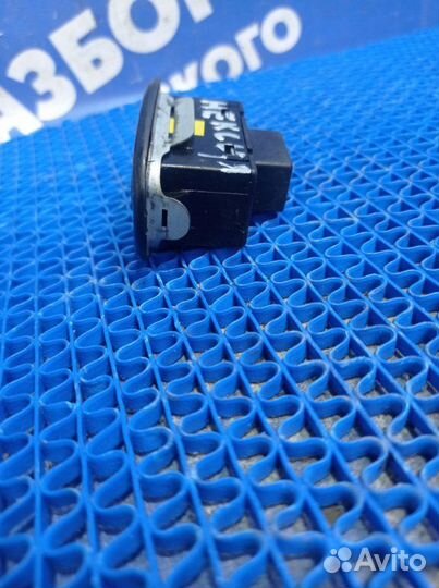 Кнопка открывания багажника Daewoo Nexia седан