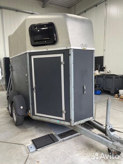 Коневоз прицеп