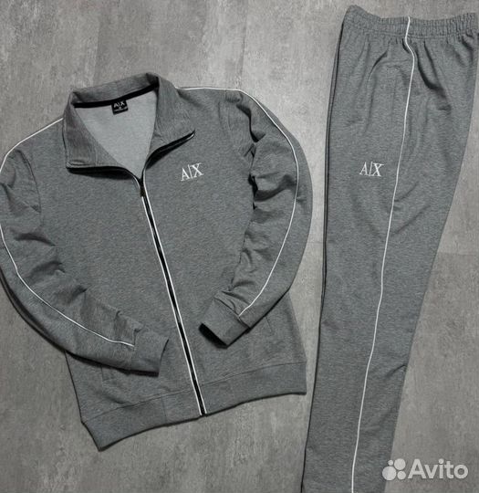 Костюмы для спорта Armani удобные