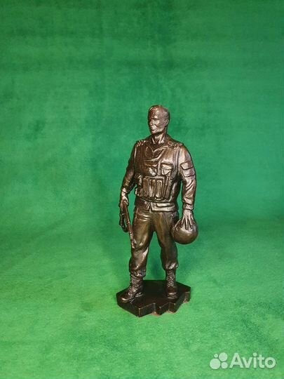 Статуэтка из бронзы Воин-интернационалист