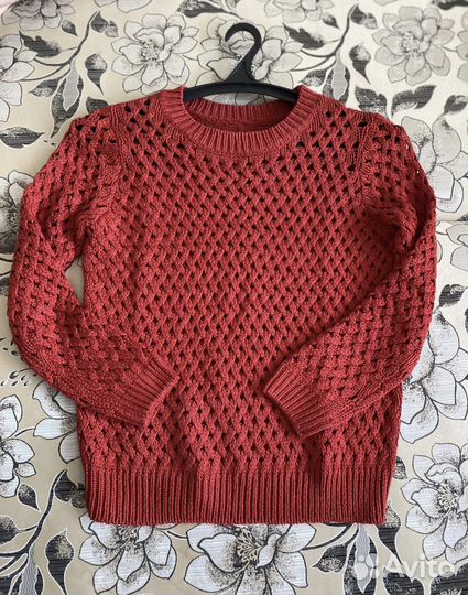 Свитер женский