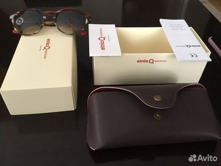 Солнцезащитные очки etnia barselona