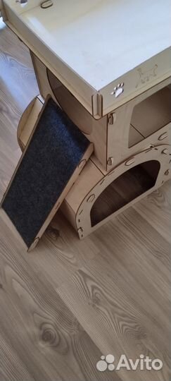 Домик для кошки с когтеточкой