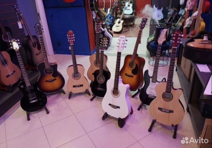 Акустическая гитара новая в наличии