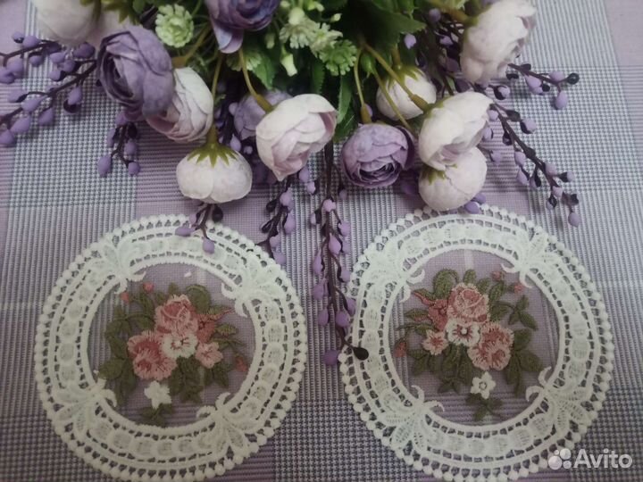 Салфетка вышитая на гипюре