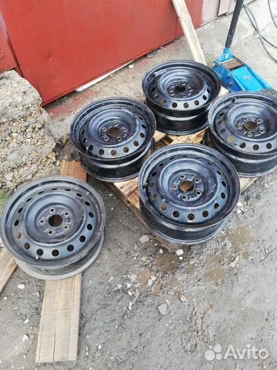 Штампованные диски r16 5x114,3 на Тойота corolla