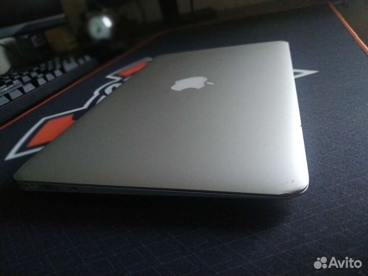 Apple MacBook Air 11 2011