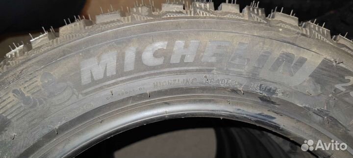 Michelin X-Ice North 4 235/50 R17