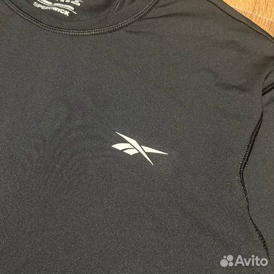 Лонгслив reebok оригинал