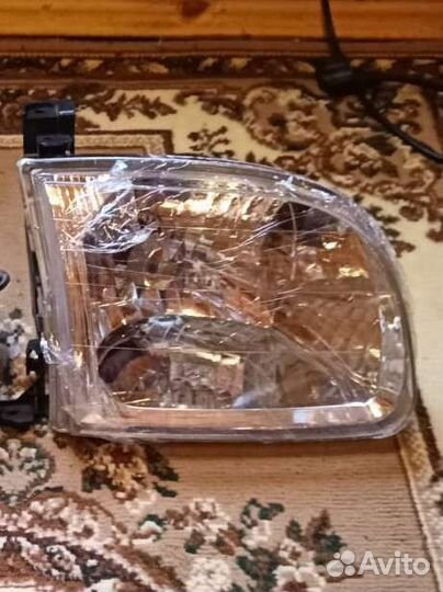 Фары Тойота Тундра I