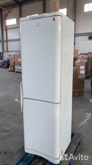 Холодильник Indesit C240G