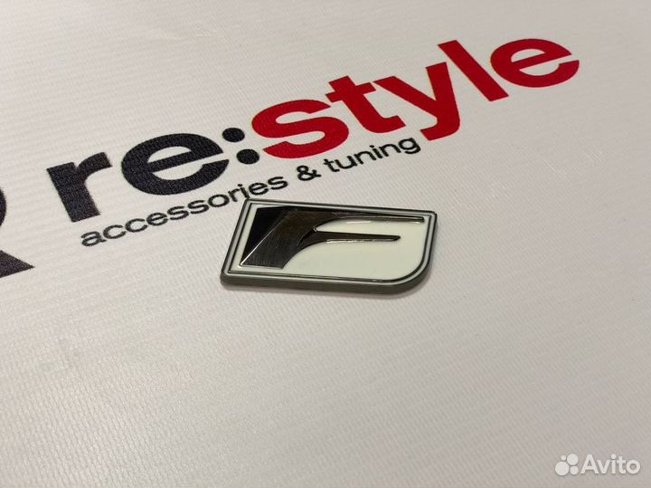 Эмблема Lexus F-Sport Короткая H152