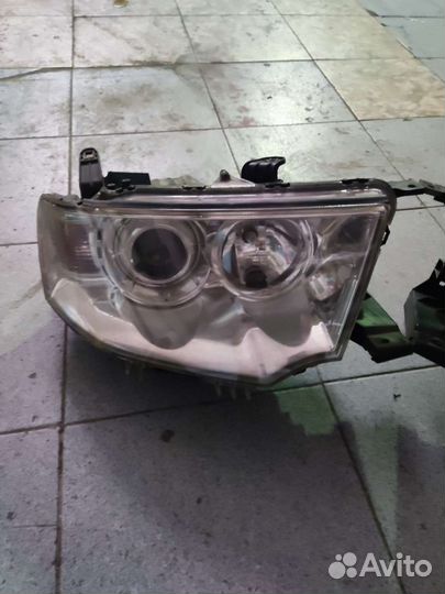 Фары на mitsubishi pajero sport 2