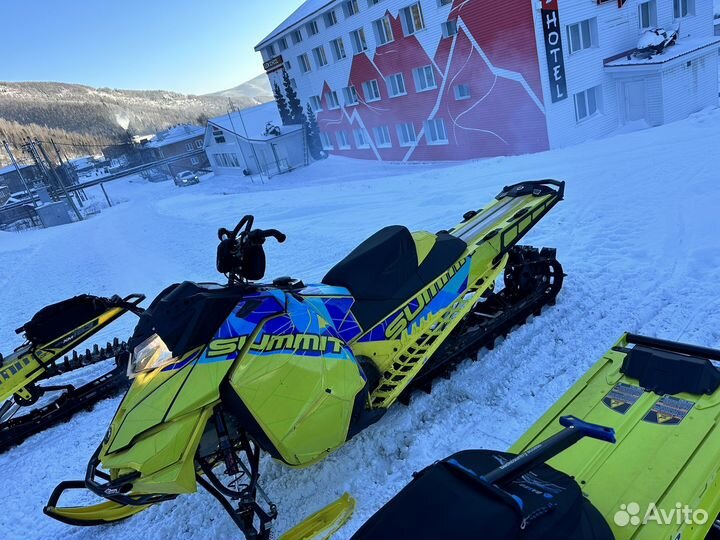 Снегоход BRP Ski-Dоо Summit X-Т3 154