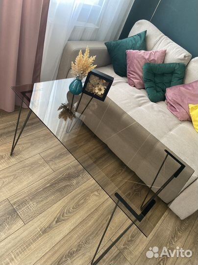 Стол стеклянный