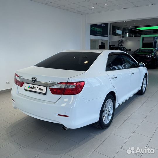 Toyota Camry 2.5 AT, 2013, 136 220 км