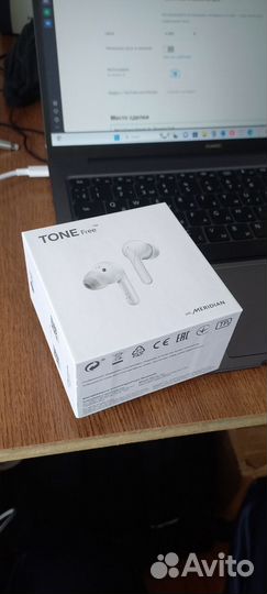 Беспроводные наушники LG tone Free