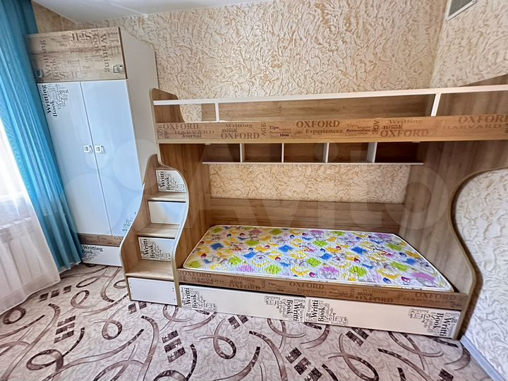 2-к. квартира, 42 м², 1/9 эт.